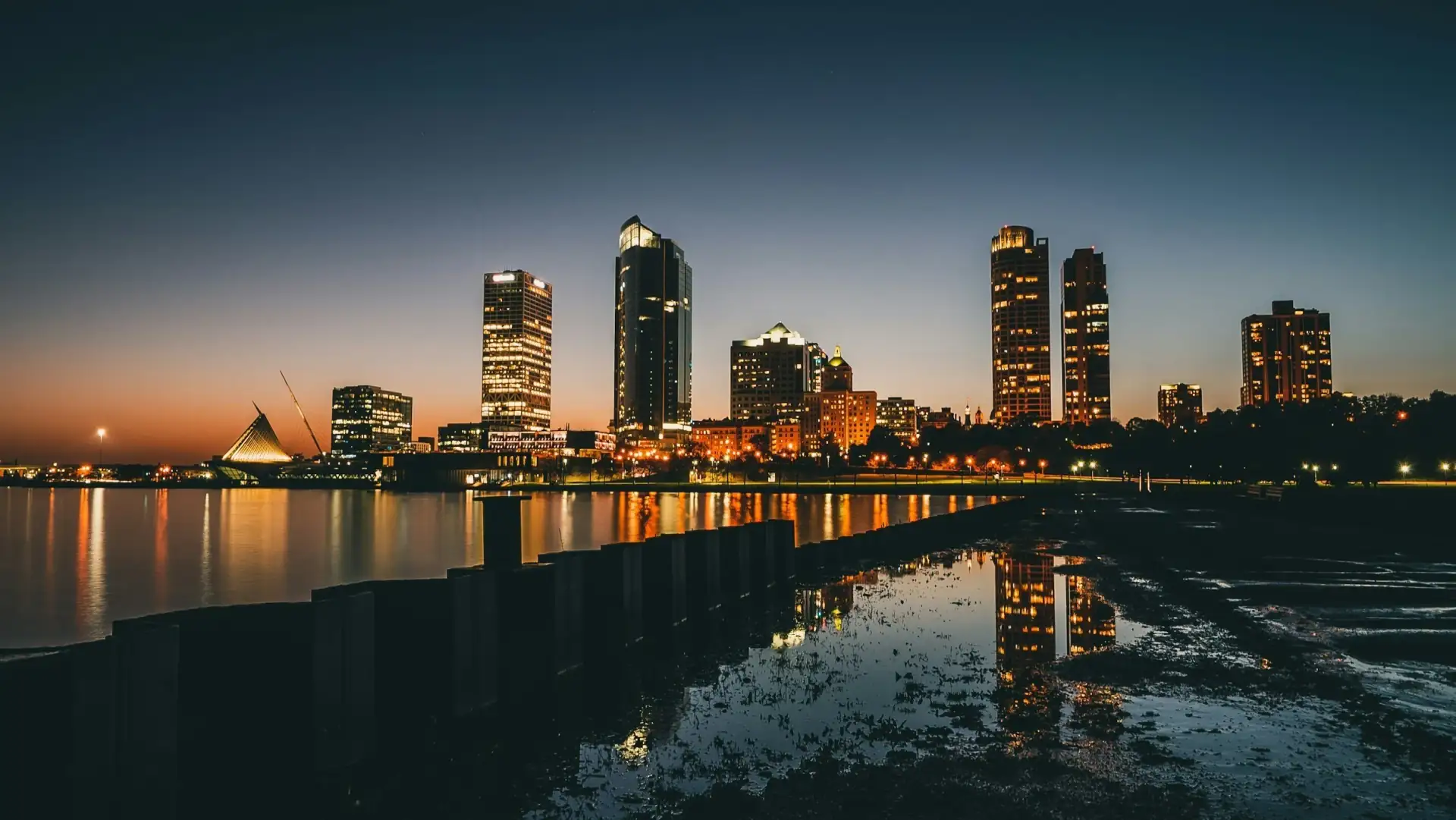 Milwaukee lakefront at dusk